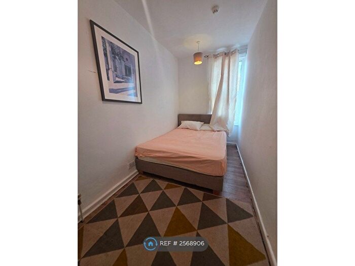 3 Bedroom Flat To Rent In Elmgrove Avenue, Bristol, BS5