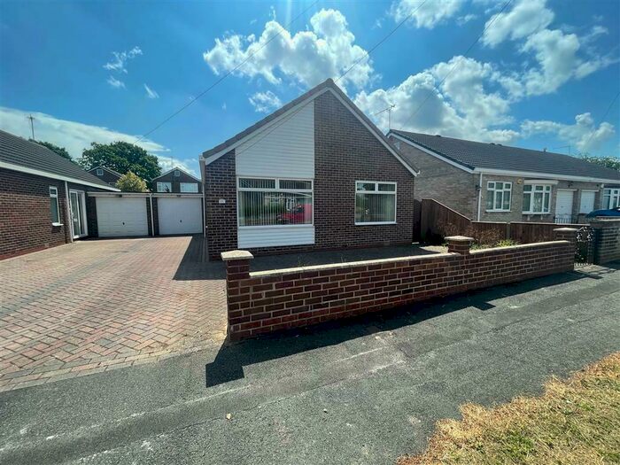 2 Bedroom Bungalow To Rent In Bessacarr Avenue, Willerby, Hull, HU10