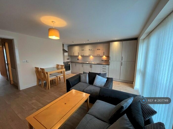 2 Bedroom Flat To Rent In Y Bae, Bangor, LL57