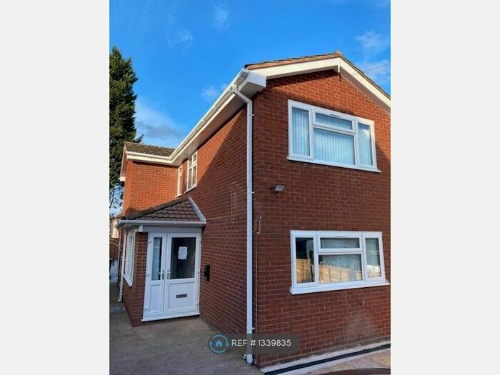 3 Bedroom Detached House To Rent In Albert Street, Cannock, WS11