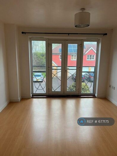 2 Bedroom Flat To Rent In Yukon Road, Broxbourne, EN10