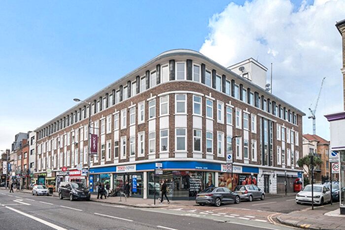 2 Bedroom Flat For Sale In Hartington Road, Ealing, London, W13