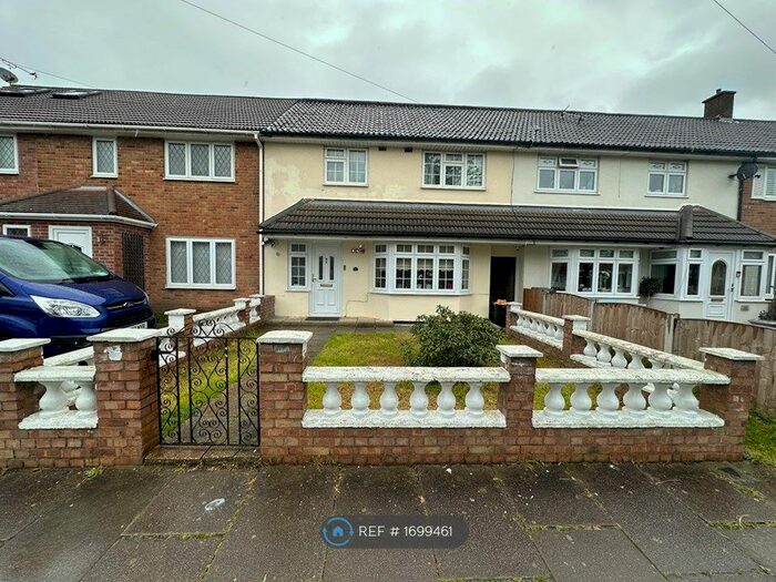 3 Bedroom Terraced House To Rent In Bouchier Walk, Rainham, RM13