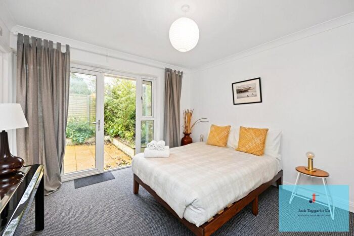 2 Bedroom Bungalow To Rent In Caisters Close, Hove, BN3