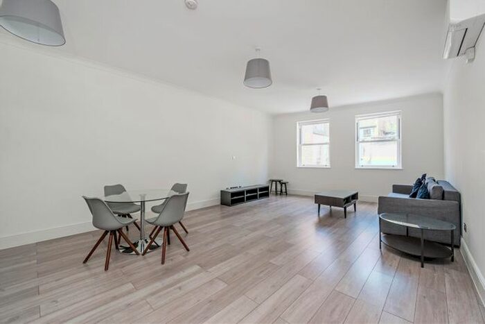 2 Bedroom Flat To Rent In Kensington High Street, Kensington, London, W8