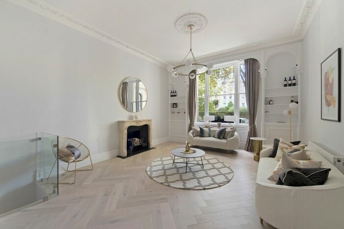 2 Bedroom Flat To Rent In Cleveland Square, Hyde Park, W2