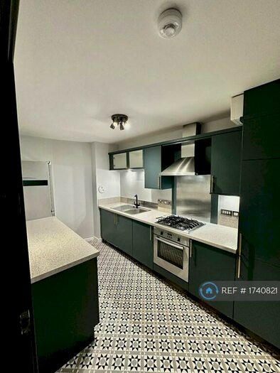 2 Bedroom Flat To Rent In Salamander Court, Edinburgh, EH6