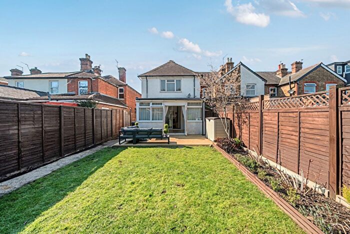 4 Bedroom Detached House For Sale In Chertsey Road, Byfleet, KT14
