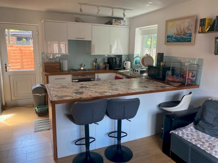 2 Bedroom Detached House To Rent In West Street, Banbury, OX16