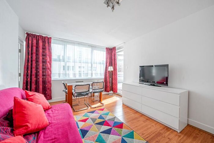 1 Bedroom Flat To Rent In Kensington Church Street, London, W8