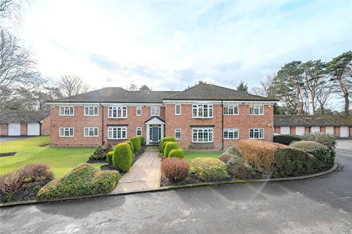 3 Bedroom Apartment For Sale In Sandmoor Green, Leeds, West Yorkshire, LS17