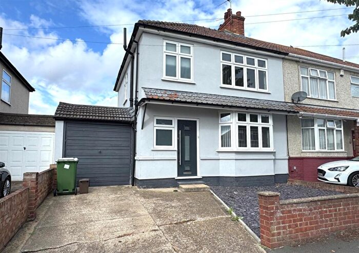 3 Bedroom Semi-Detached House For Sale In Springfield Road, Bexleyheath, DA7