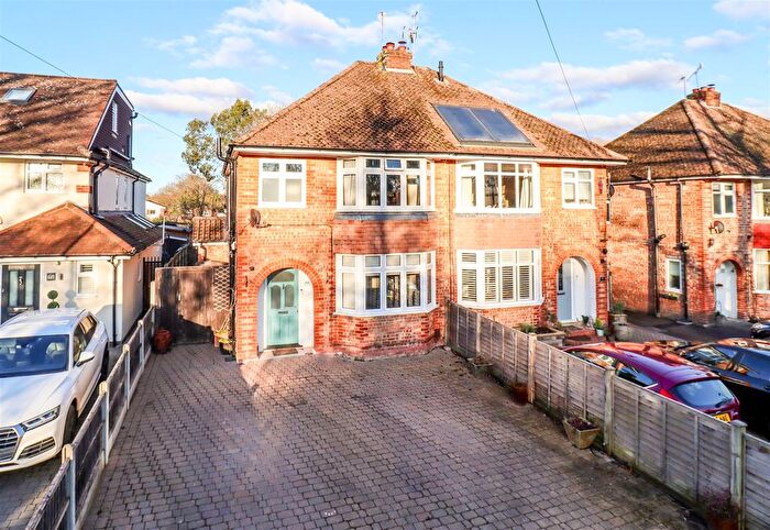 4 Bedroom Semi Detached House For Sale In Ship Lane, Farnborough, GU14