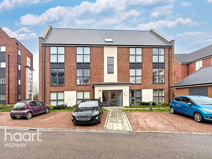 1 Bedroom Flat For Sale In Narwhal Crescent, Rochester, ME1