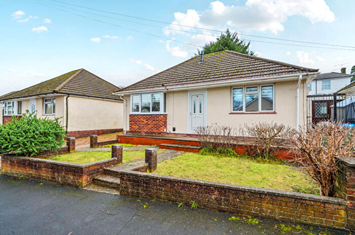 2 Bedroom Detached Bungalow For Sale In Warren Close, Southampton, SO16