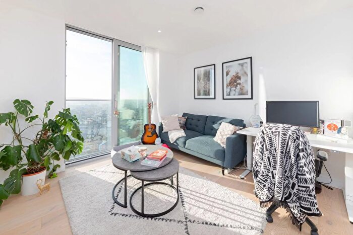 1 Bedroom Flat For Sale In Clarendon Road, Watford, WD17