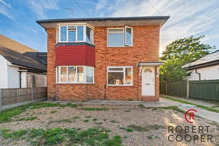 2 Bedroom Apartment To Rent In Great Central Avenue, Ruislip, HA4