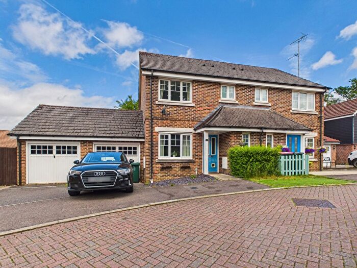 3 Bedroom Semi-Detached House For Sale In Highwood Park, Crawley, RH11