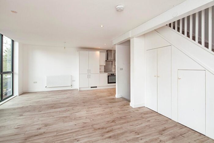 2 Bedroom Flat To Rent In Hindsleys Place London, SE23