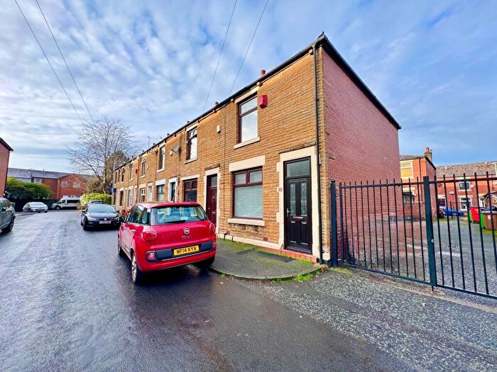 2 Bedroom End Of Terrace House To Rent In Atkinson Street, Rochdale, Greater Manchester, OL11