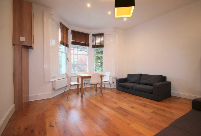 2 Bedroom Flat To Rent In Bartholomew Road, Kentish Town, NW5