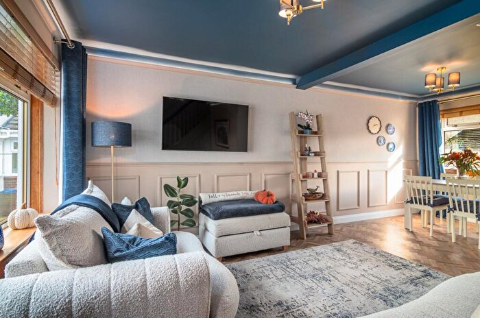 2 Bedroom Semi-Detached House For Sale In Limetree Walk, Milton Of Campsie, G66