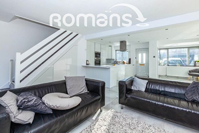 3 Bedroom Semi-Detached House To Rent In Eskdale Gardens, Maidenhead, SL6