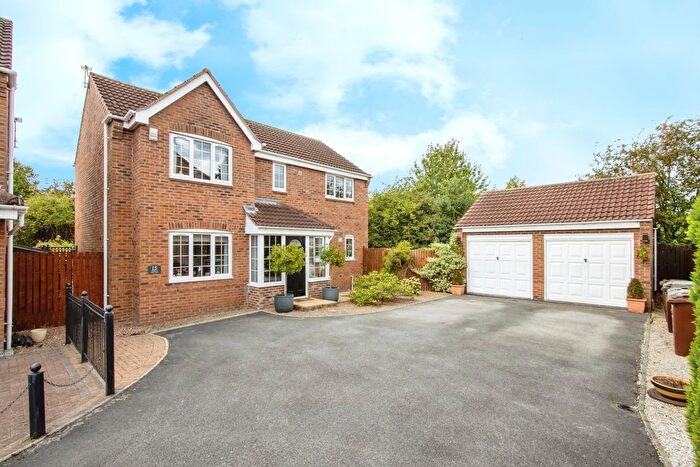 4 Bedroom Detached House For Sale In Lakeside Court, Normanton, West Yorkshire, WF6
