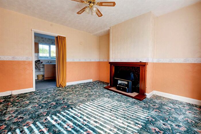 2 Bedroom Semi-Detached House For Sale In Coppice Road, Arnold, Nottingham, NG5