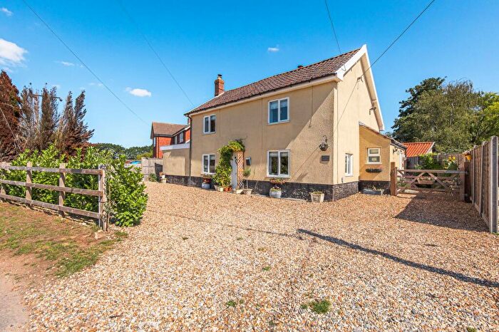 3 Bedroom Detached House For Sale In Detached Three Bedroom Cottage In Rockland St. Peter, NR17
