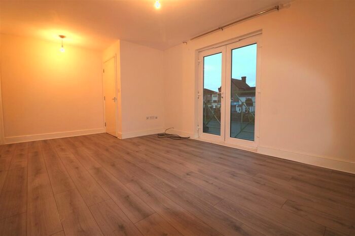 2 Bedroom Flat To Rent In Arthur Street, Grays RM17