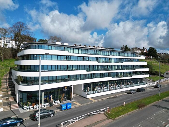 2 Bedroom Flat For Sale In Western Esplanade, Southend-On-Sea, SS1