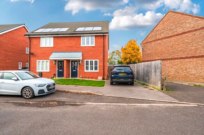 2 Bedroom Semi Detached House For Sale In Kew Gardens, Bognor Regis, PO21