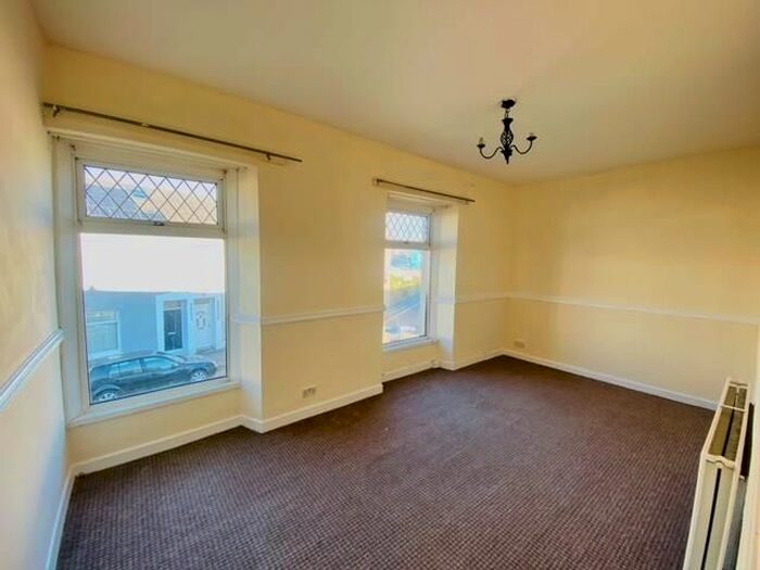 1 Bedroom Flat To Rent In Glanmor Road, Llanelli SA15