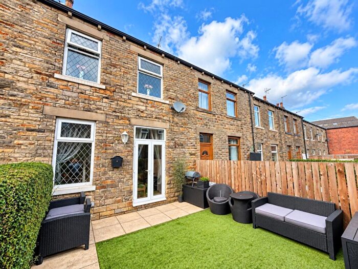 2 Bedroom Terraced House For Sale In Ashfield Terrace, Cleckheaton, BD19