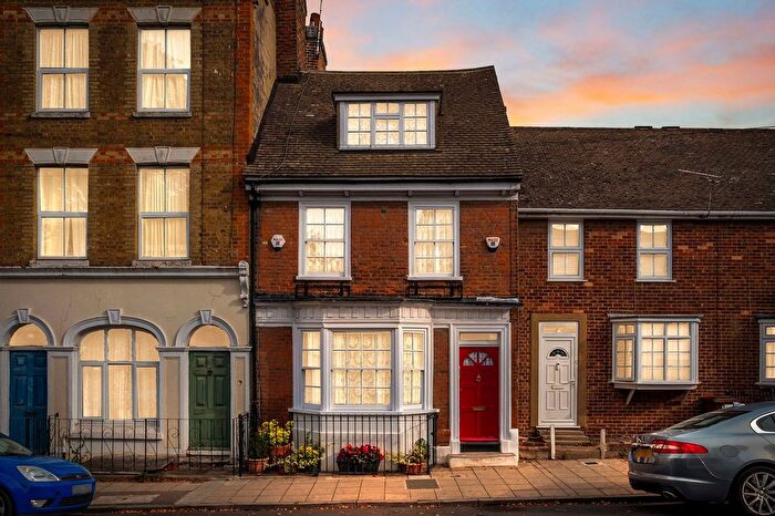 3 Bedroom Terraced House For Sale In Garden Street, Gillingham, ME7