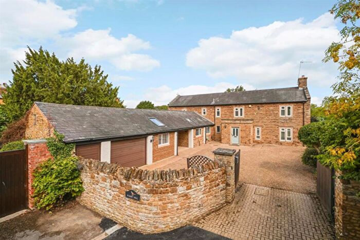 5 Bedroom Barn Conversion For Sale In Moulton Road, Pitsford, Northampton, NN6