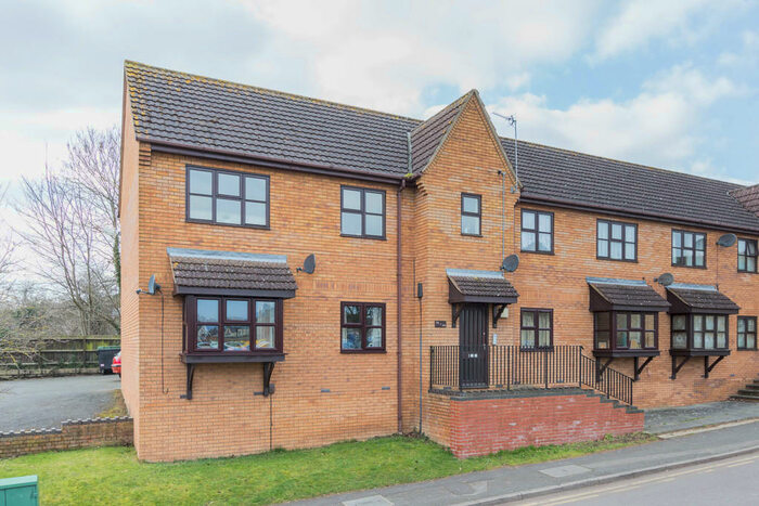 1 Bedroom Ground Flat To Rent In Royal Oak Court, St. Peters Way, Irthlingborough, NN9