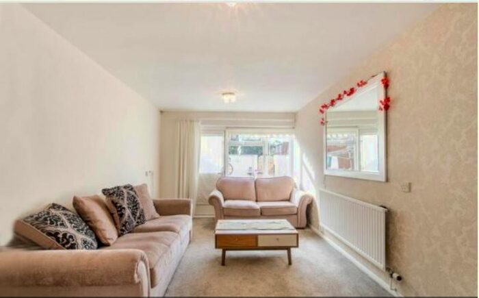 1 Bedroom Maisonette To Rent In Neal Close, Northwood, HA6