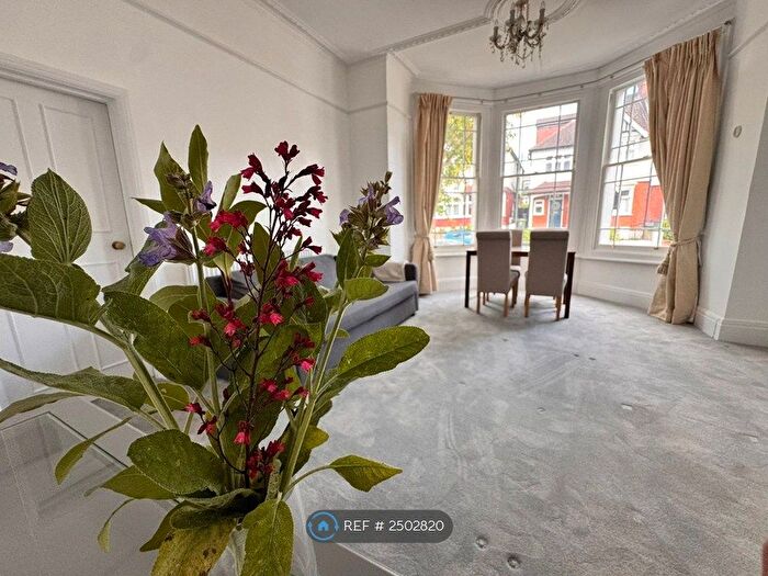 2 Bedroom Maisonette To Rent In Kirkstall Road, London, SW2