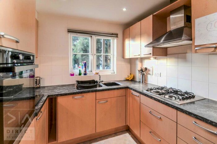 2 Bedroom Apartment To Rent In Revere Way, Epsom, KT19