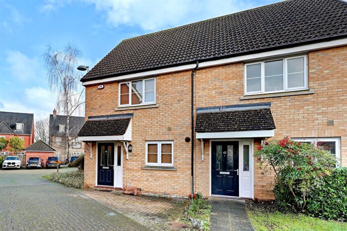 2 Bedroom End Of Terrace House For Sale In Kings Wood Park, Epping, CM16
