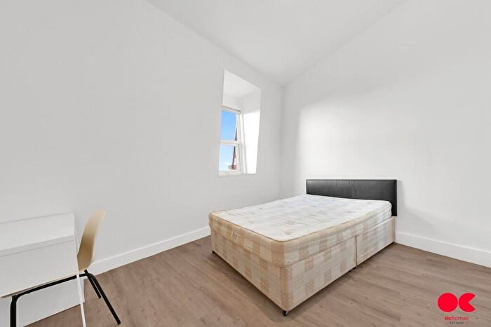 2 Bedroom Flat To Rent In Cranbrook Road, Ilford, IG2