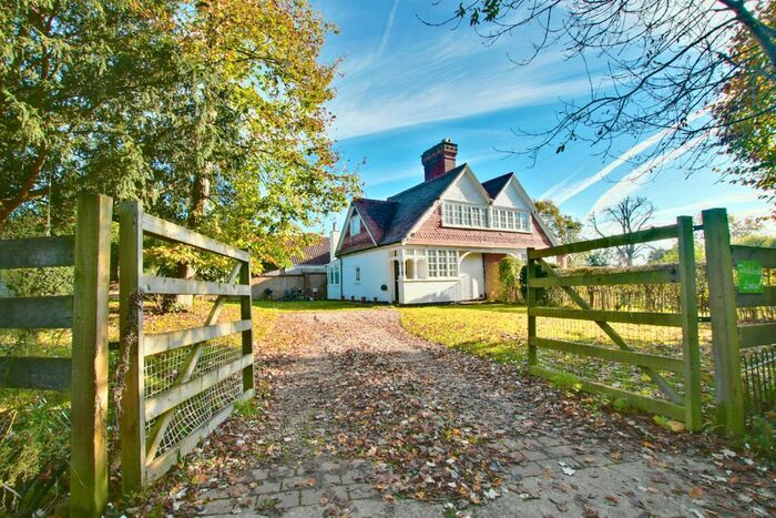 2 Bedroom Cottage To Rent In Ashtead Woods Road, Ashtead KT21