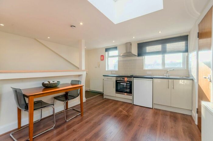 Studio To Rent In Talgarth Road, West Kensington, London, W14