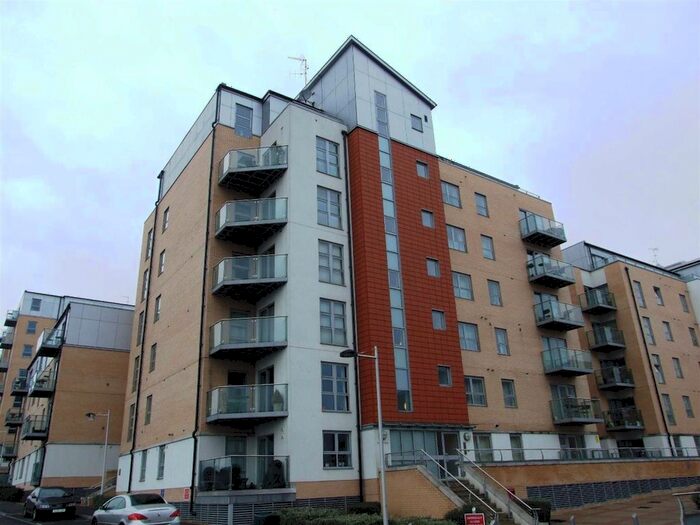 2 Bedroom Flat To Rent In Lyndon House, Queen Mary Avenue, South Woodford, E18
