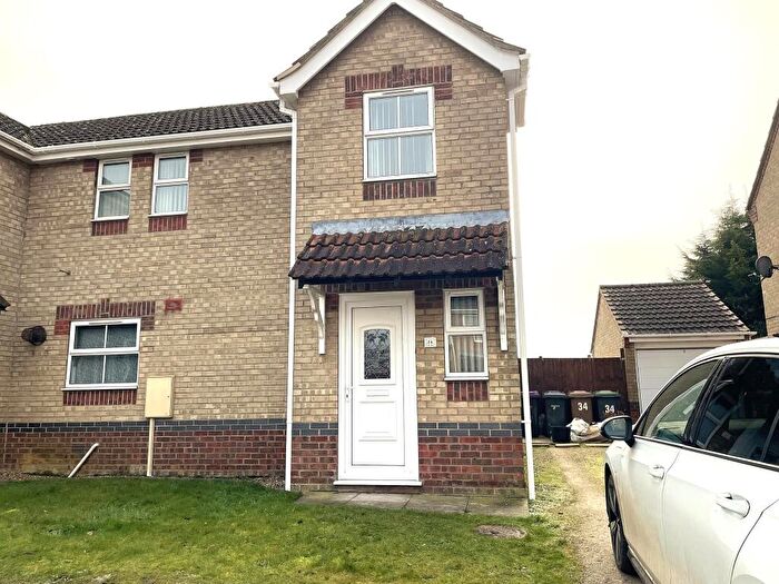3 Bedroom Semi-Detached House To Rent In Marigold Walk, Sleaford, NG34