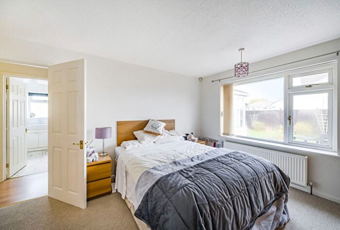 2 Bedroom Bungalow For Sale In Heather Avenue, Frampton Cotterell, Bristol, Gloucestershire, BS36