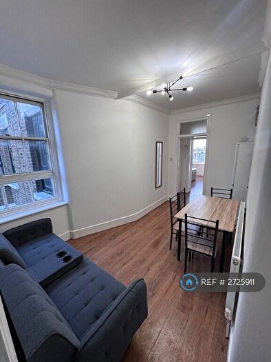 2 Bedroom Flat To Rent In Quested Court, London, E8