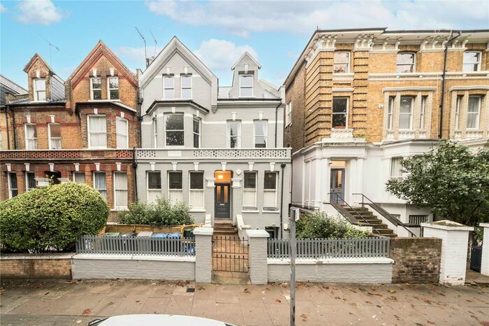 2 Bedroom Flat To Rent In Brondesbury Villas, London, NW6